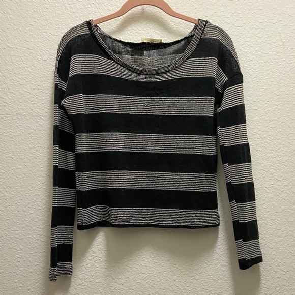 NEW Black & White Striped Lightweight Sweater - Picture 1 of 5